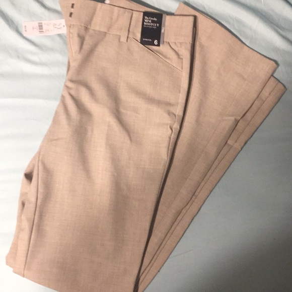 NY & Co NEVER BEEN WORN Khaki Dress Pants - Picture 4 of 4